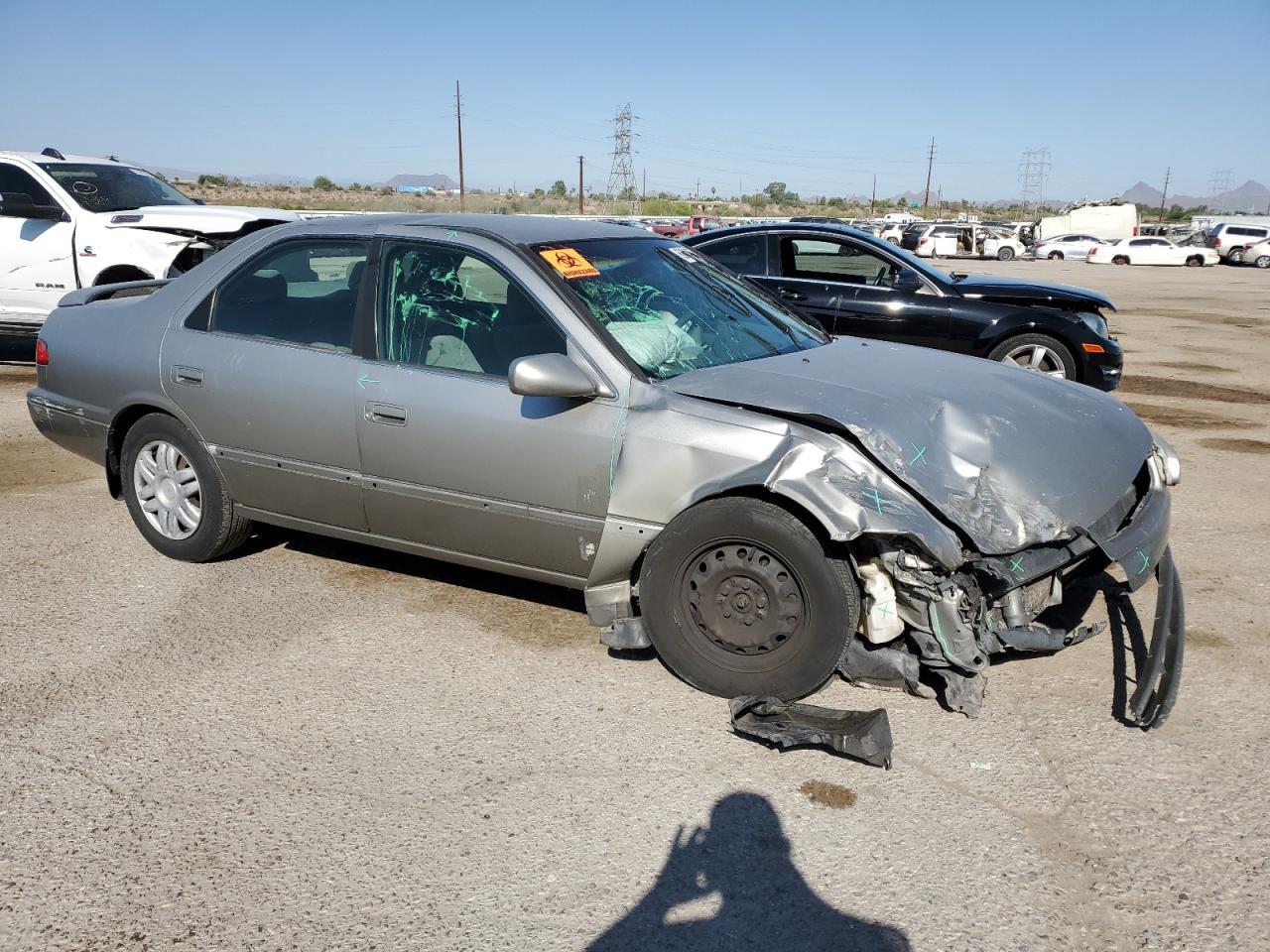 2000 Toyota Camry Le - Фото 4