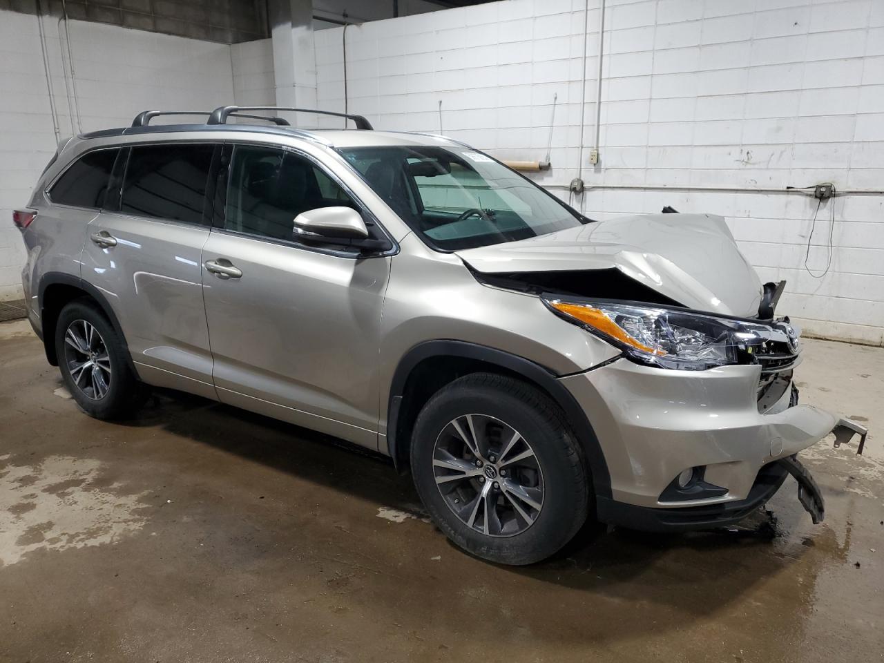 2016 Toyota Highlander Xle - Image 4
