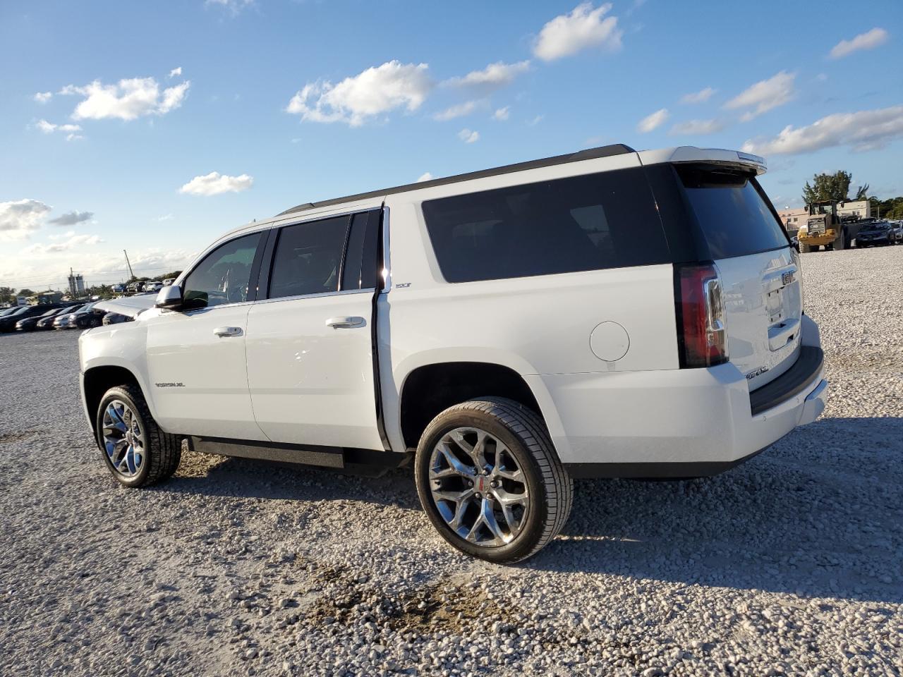 2017 GMC Yukon Xl C1500 Slt - Фото 2