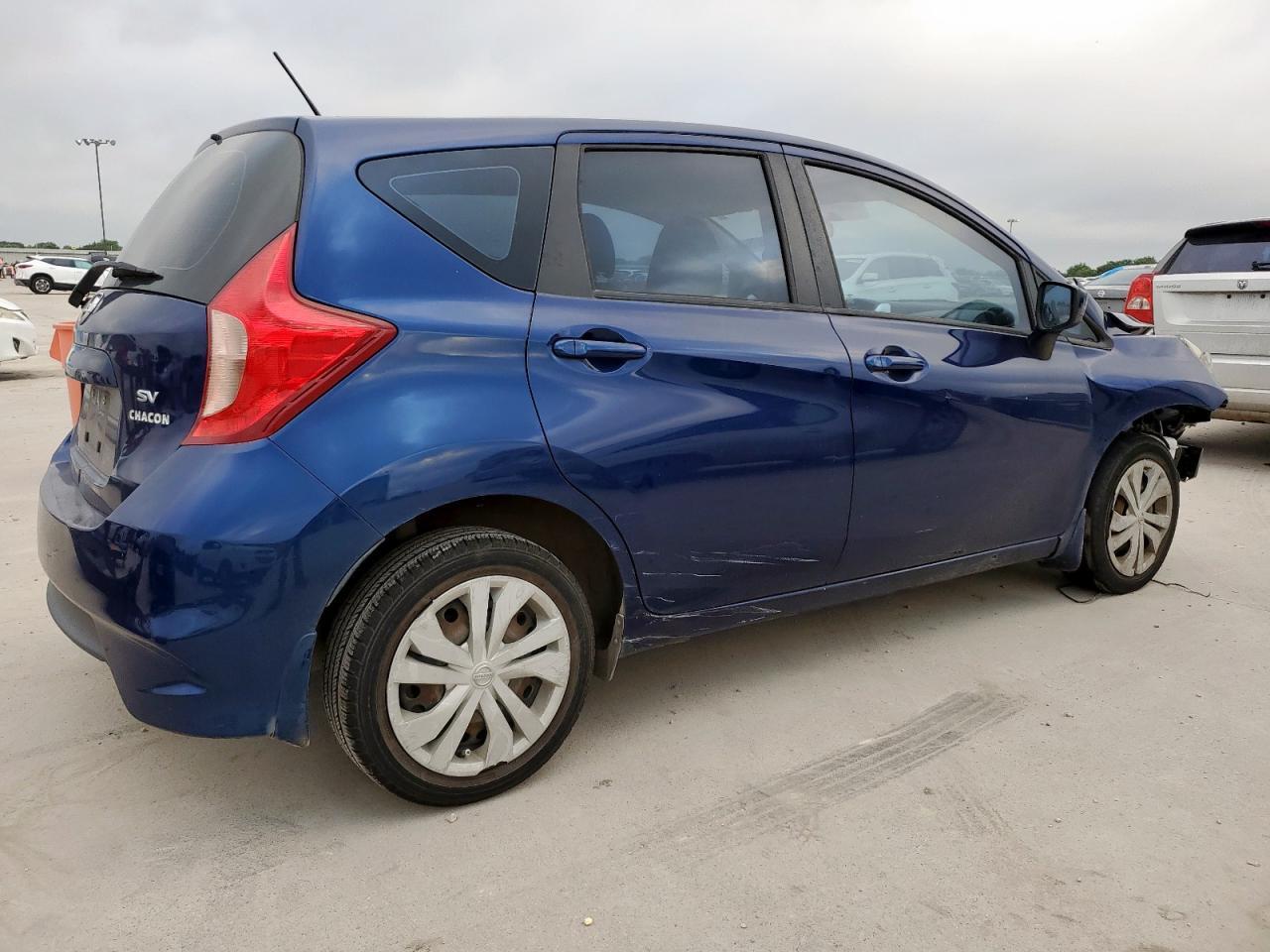 2018 Nissan Versa Note S - Фото 3
