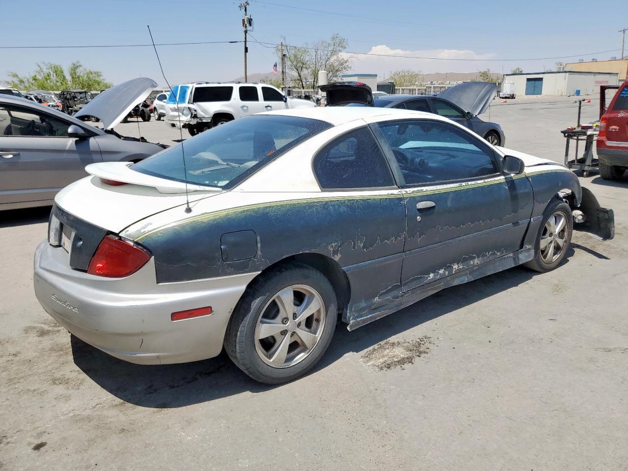 2005 Pontiac Sunfire - Image 3