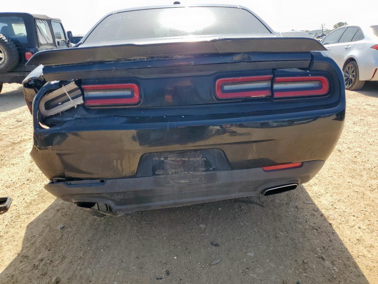 2016 Dodge Challenger Sxt - Image 6