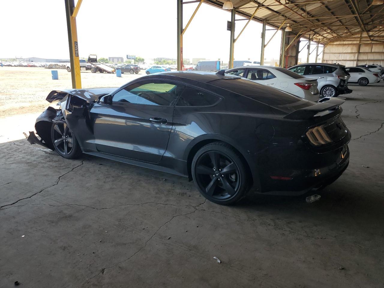 2022 Ford Mustang - Фото 2