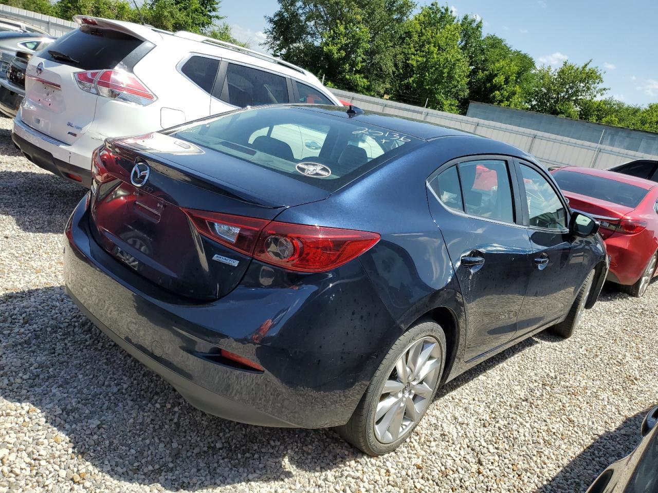 2017 Mazda 3 Grand Touring - Фото 3