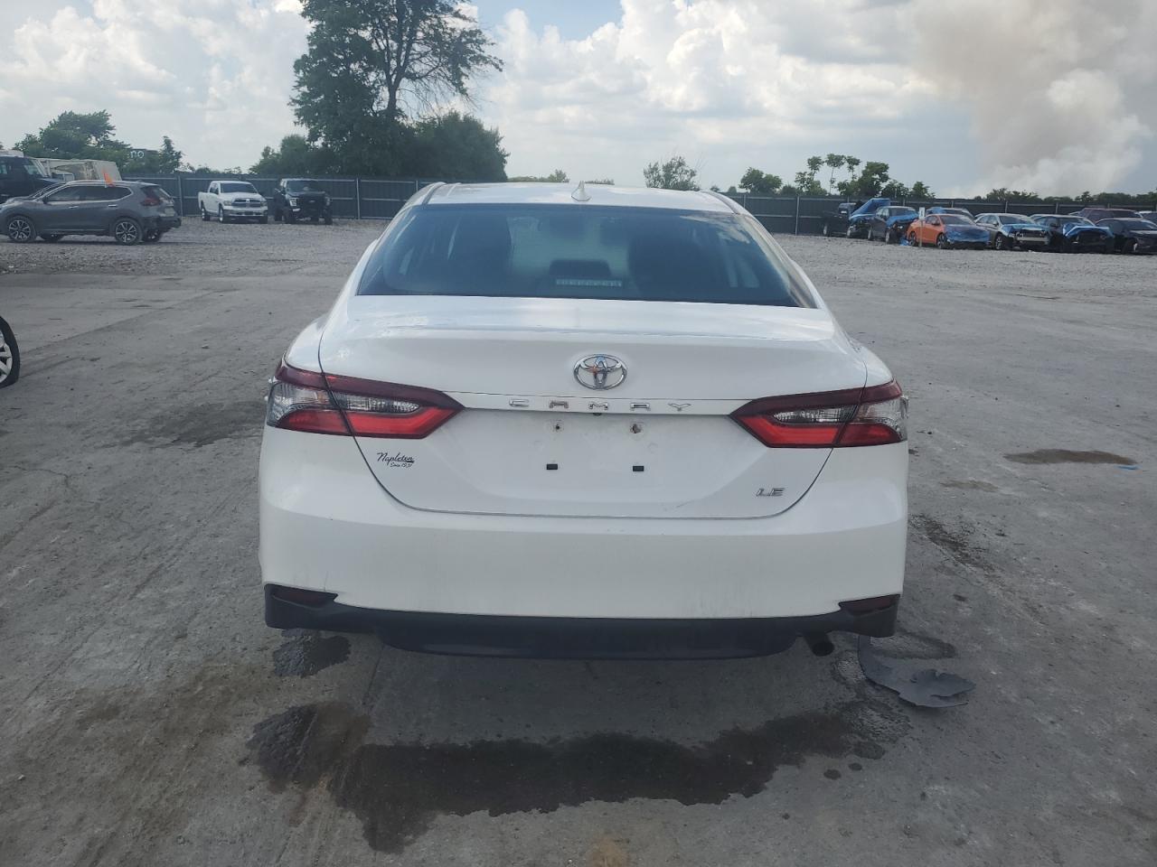 2023 Toyota Camry Le - Фото 6