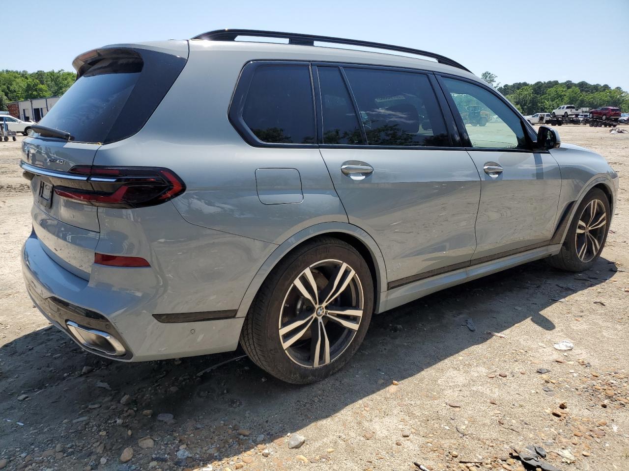2024 BMW X7 xDrive40I - Image 3