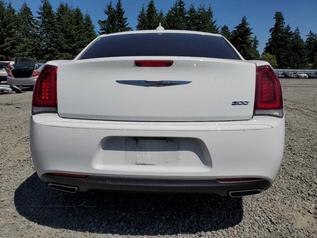 2019 Chrysler 300 Touring - Фото 6