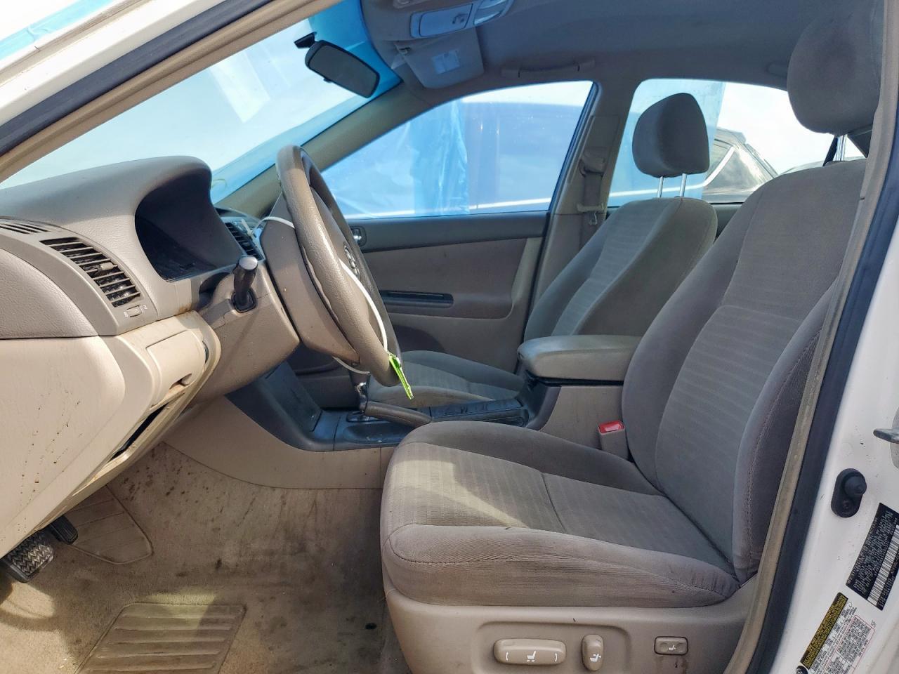 2005 Toyota Camry Le - Image 7