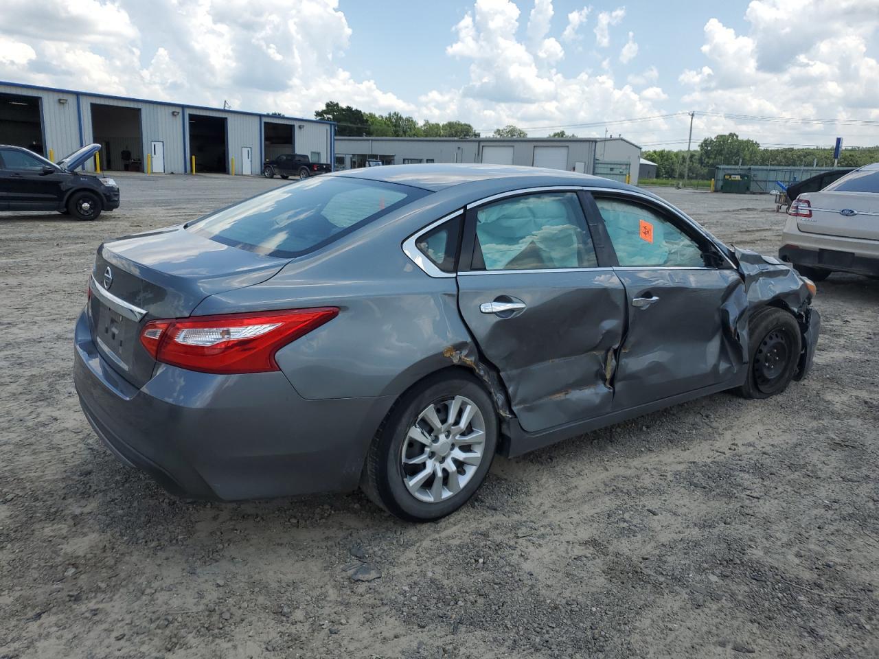 2016 Nissan Altima 2.5 - Фото 3