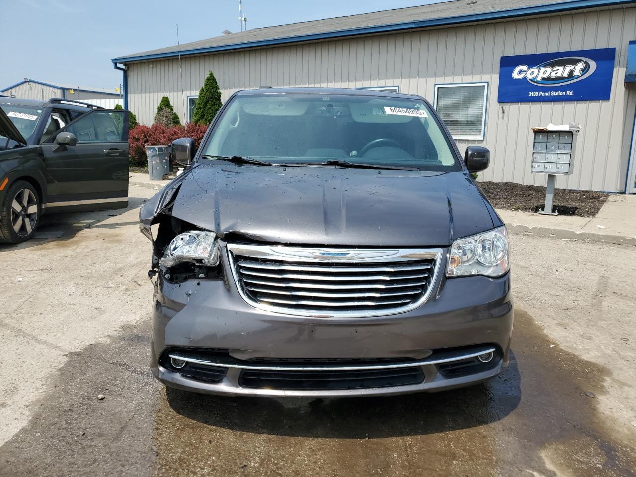 2015 Chrysler Town & Country Touring - Image 5