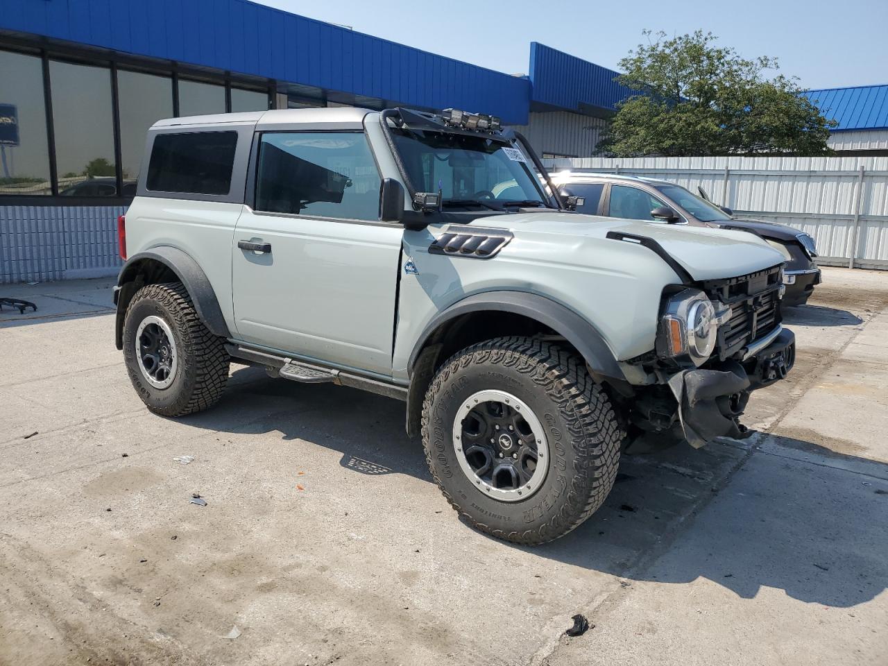 2024 Ford Bronco Black Diamond - Image 4