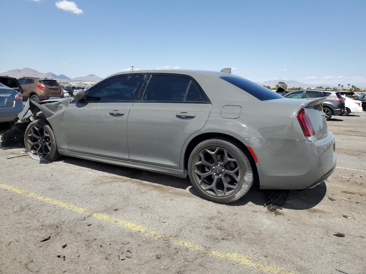 2019 Chrysler 300 S - Фото 2