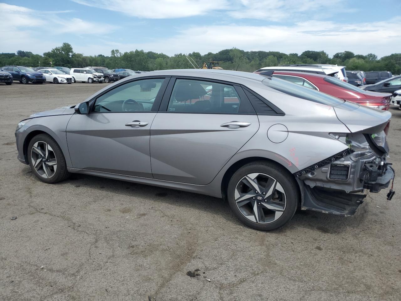 2023 Hyundai Elantra Sel - Фото 2