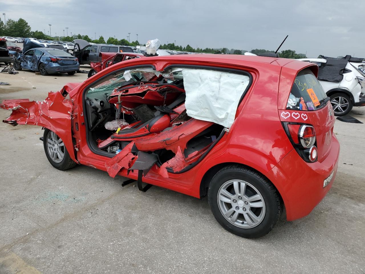 2015 Chevrolet Sonic Lt - Фото 2