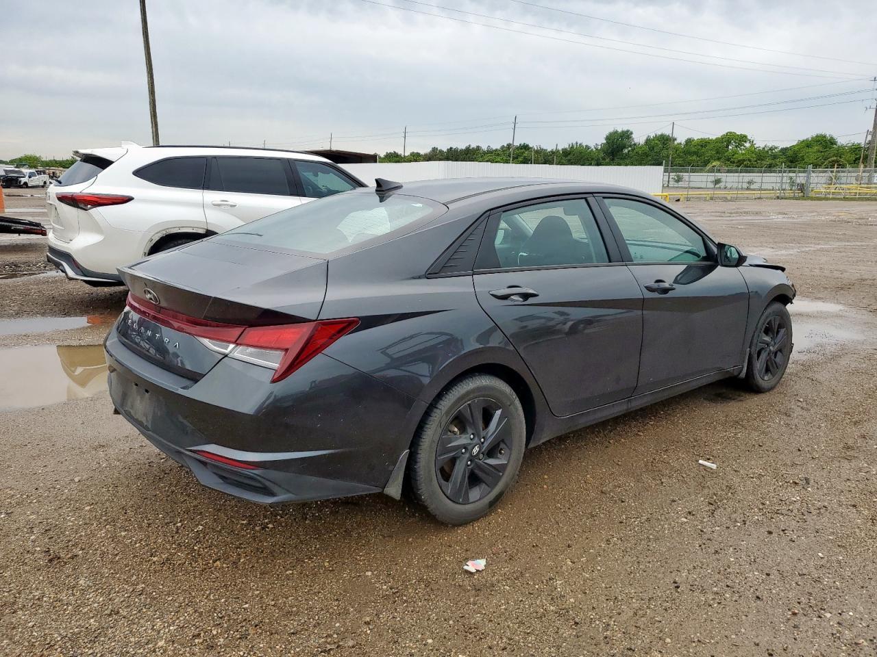 2023 Hyundai Elantra Sel - Image 3