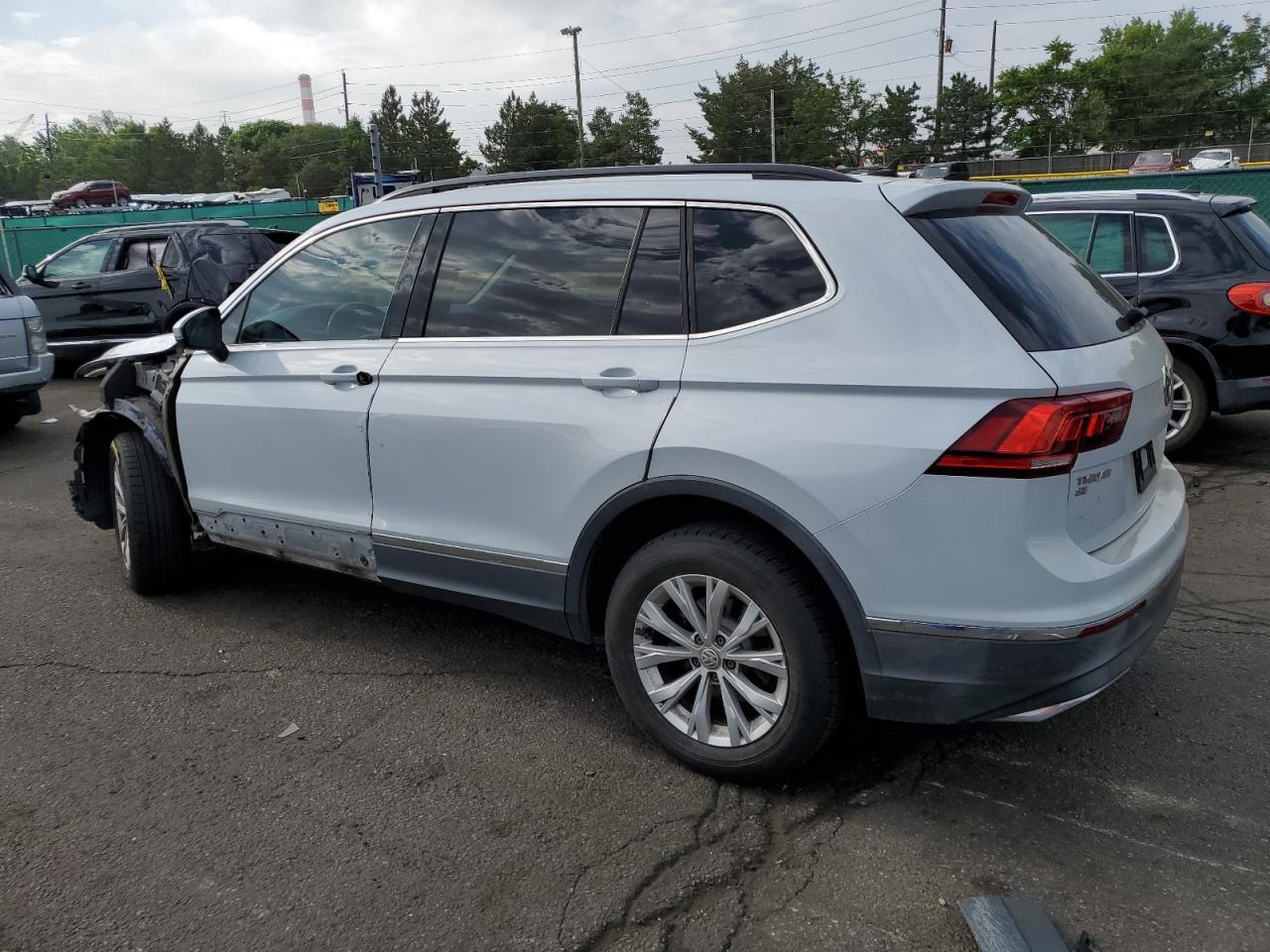2018 Volkswagen Tiguan Se - Фото 2