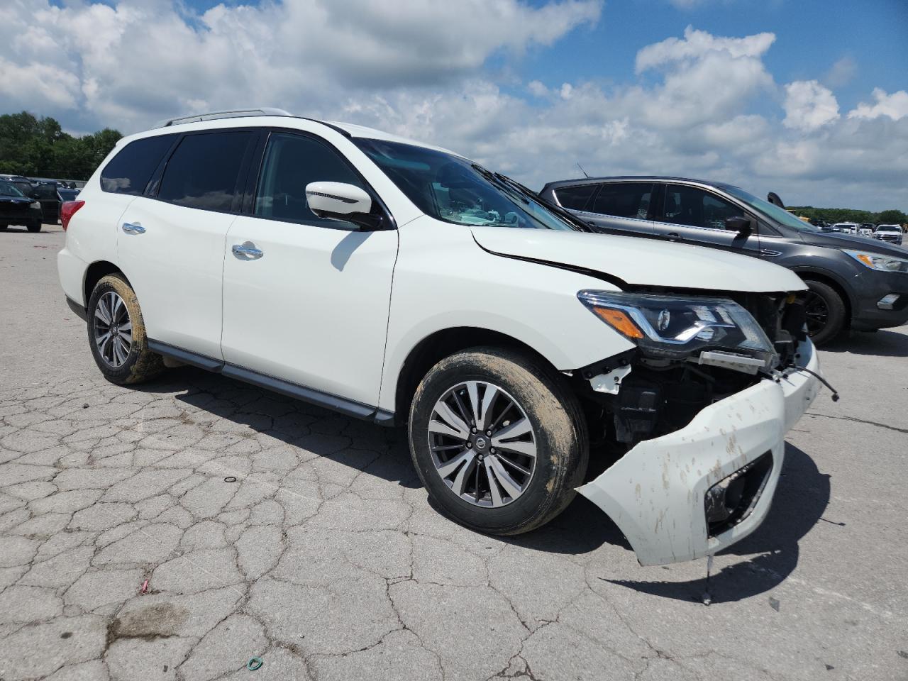 2017 Nissan Pathfinder S - Фото 4