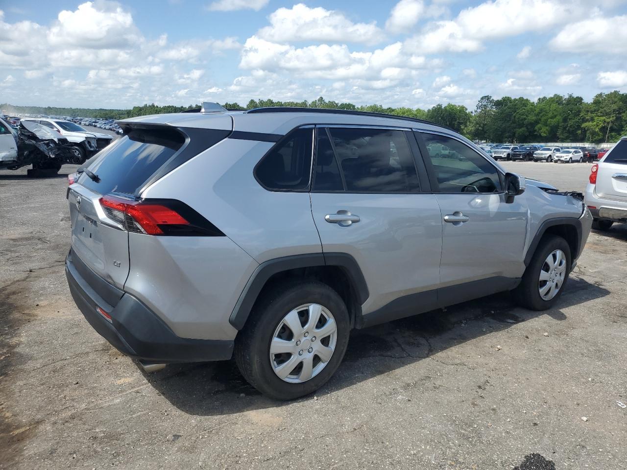 2021 Toyota Rav4 Le - Фото 3