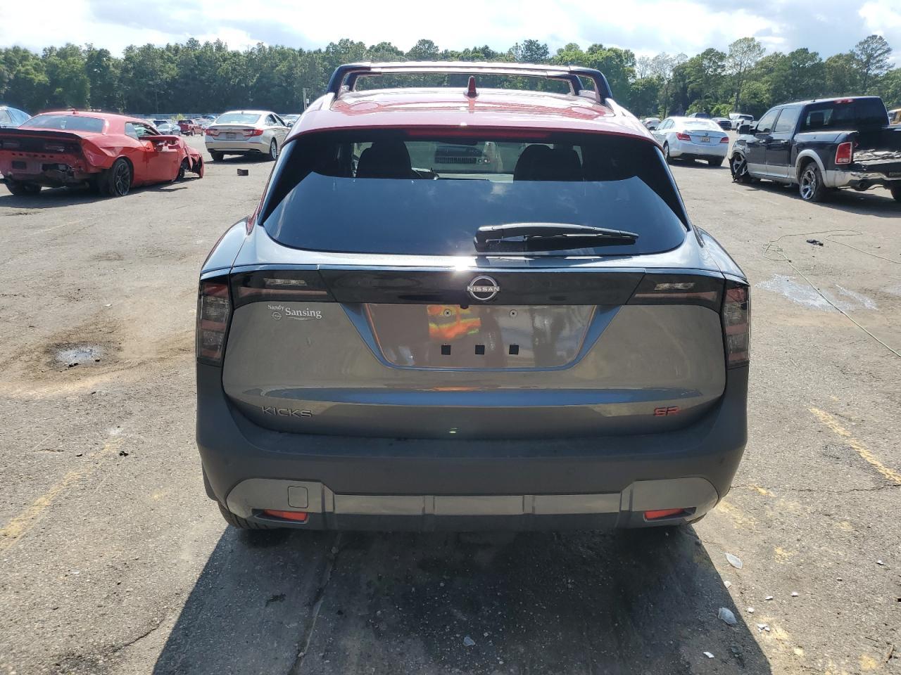 2025 Nissan Kicks Sr - Image 6