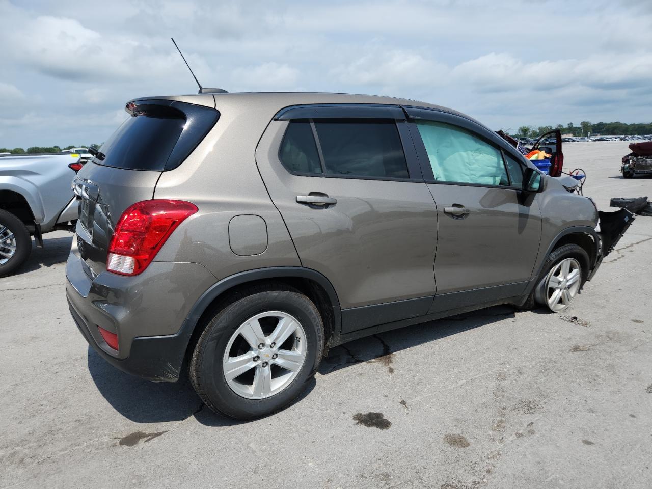 2020 Chevrolet Trax Ls - Image 3