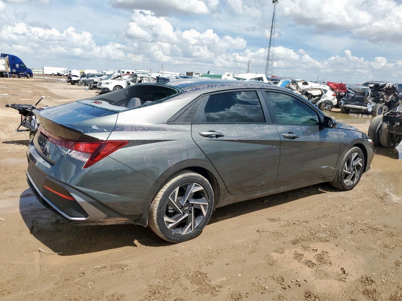 2025 Hyundai Elantra Sel Sport - Фото 3