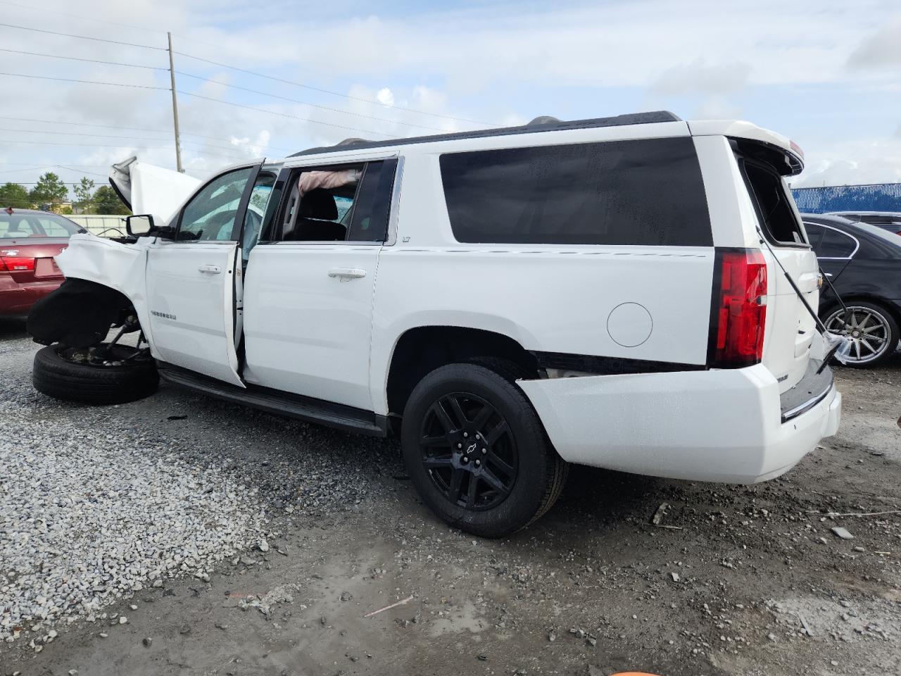 2016 Chevrolet Suburban K1500 Lt - Image 2