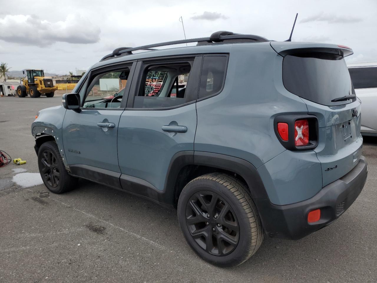 2018 Jeep Renegade Latitude - Image 2