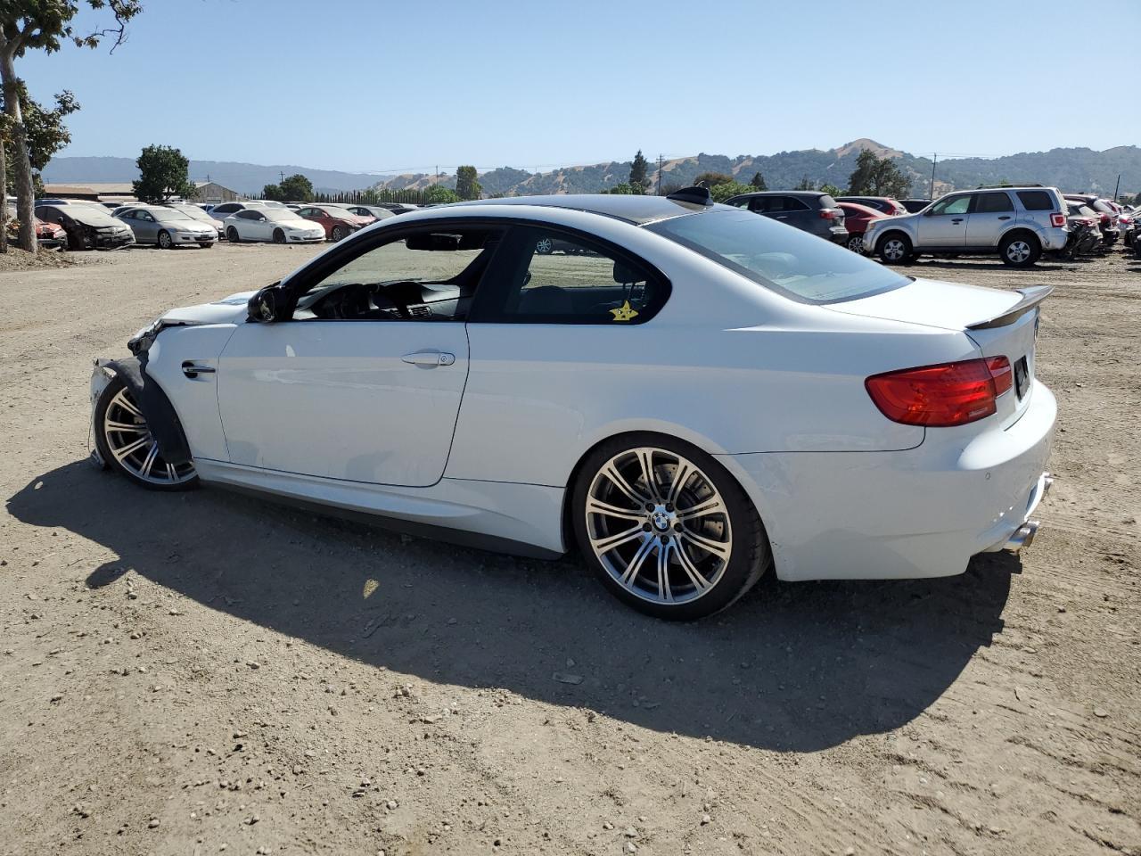 2011 BMW M3 - Фото 2