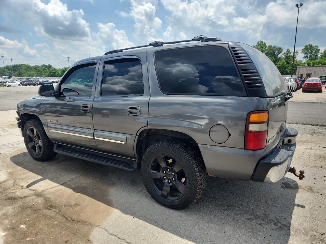 2002 Chevrolet Tahoe K1500 - Image 2