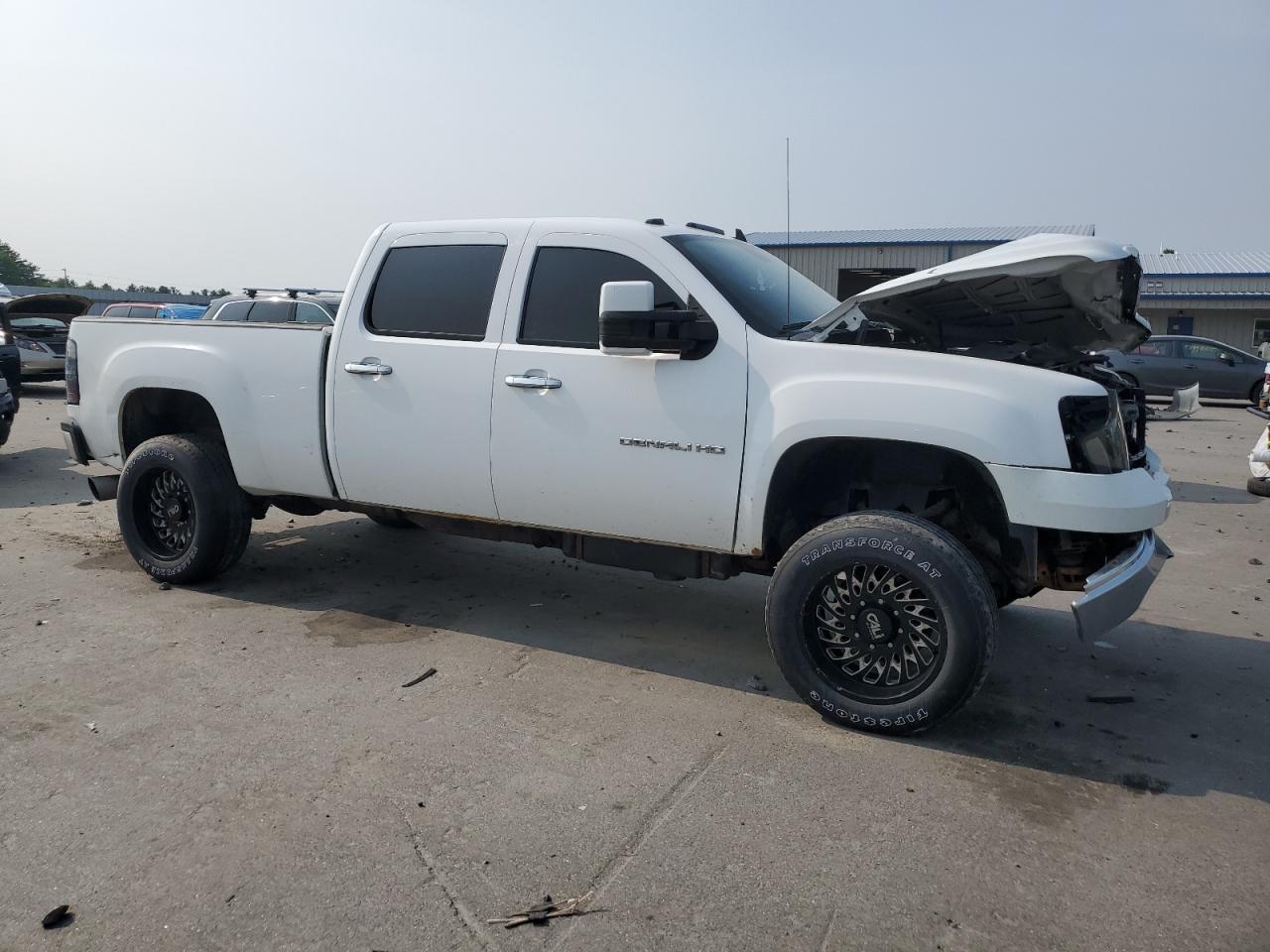 2011 GMC Sierra K2500 Denali - Image 4