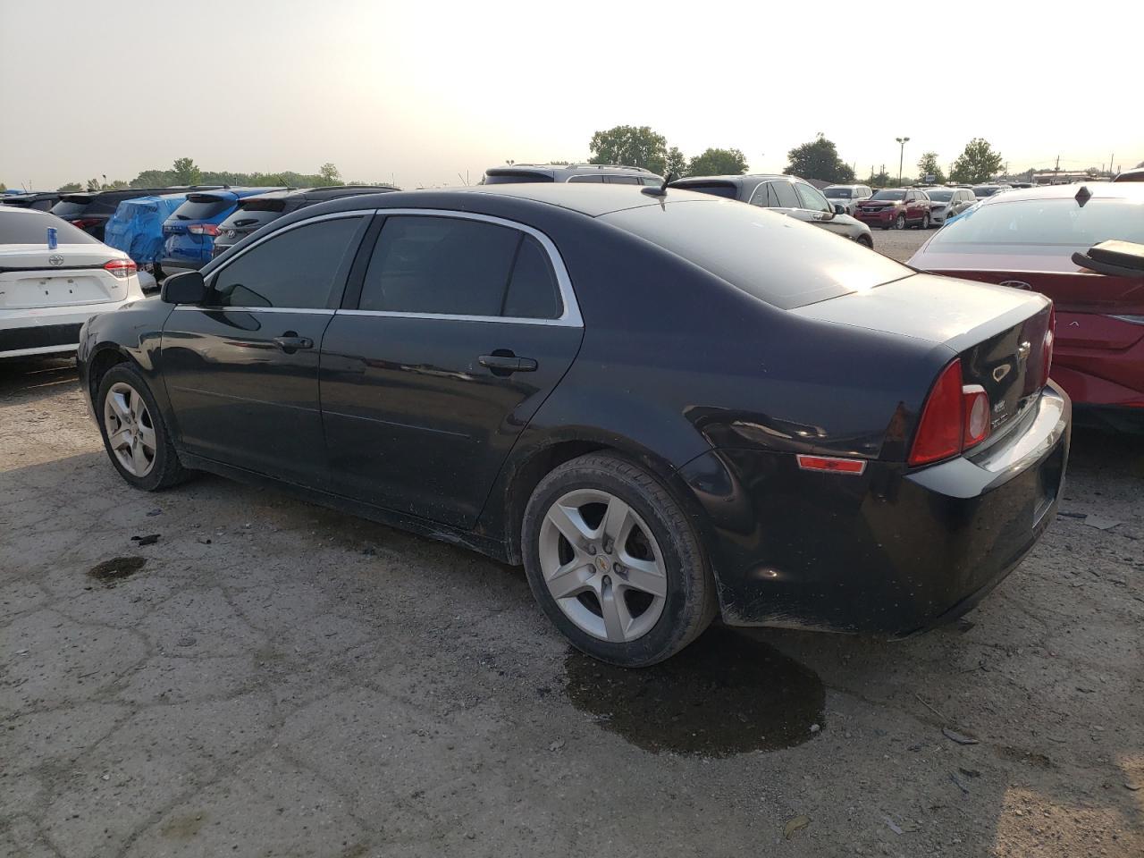 2011 Chevrolet Malibu Ls - Фото 2