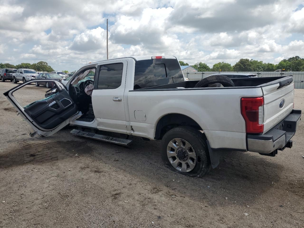 2019 Ford F250 Super Duty - Фото 2