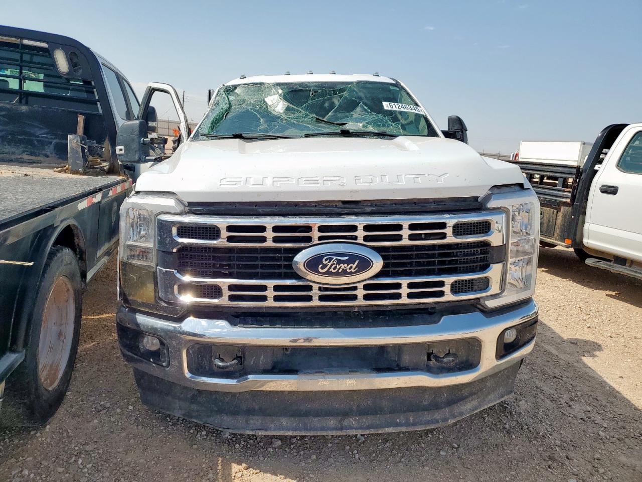 2023 Ford F350 Super Duty - Фото 5