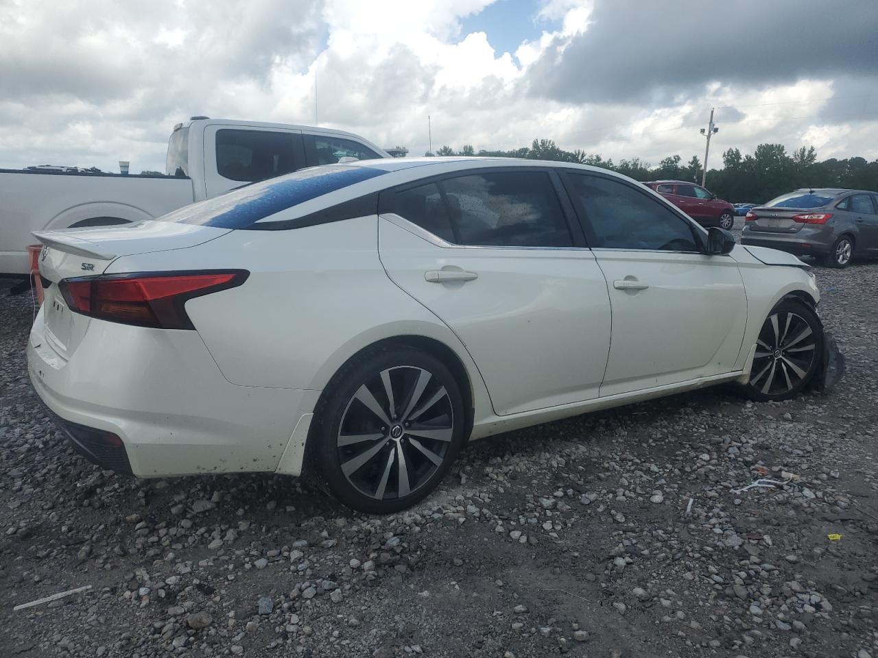 2019 Nissan Altima Sr - Image 3
