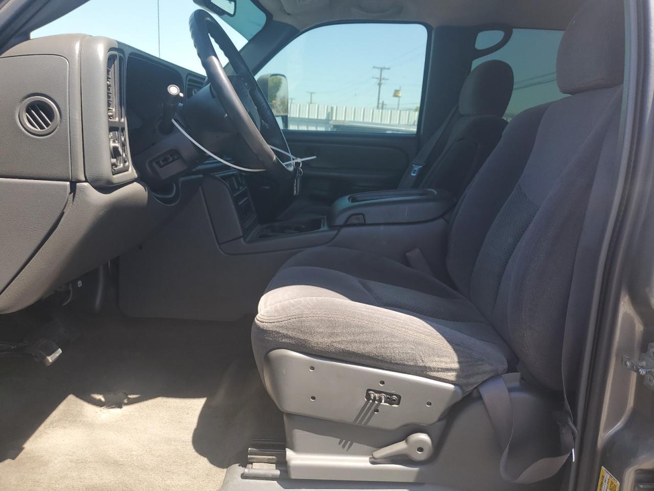 2006 Chevrolet Silverado C2500 Heavy Duty - Image 7