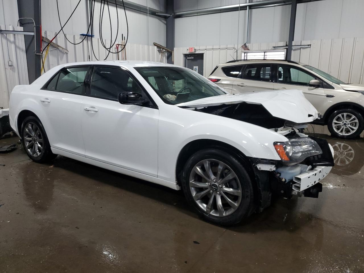 2014 Chrysler 300 S - Фото 4