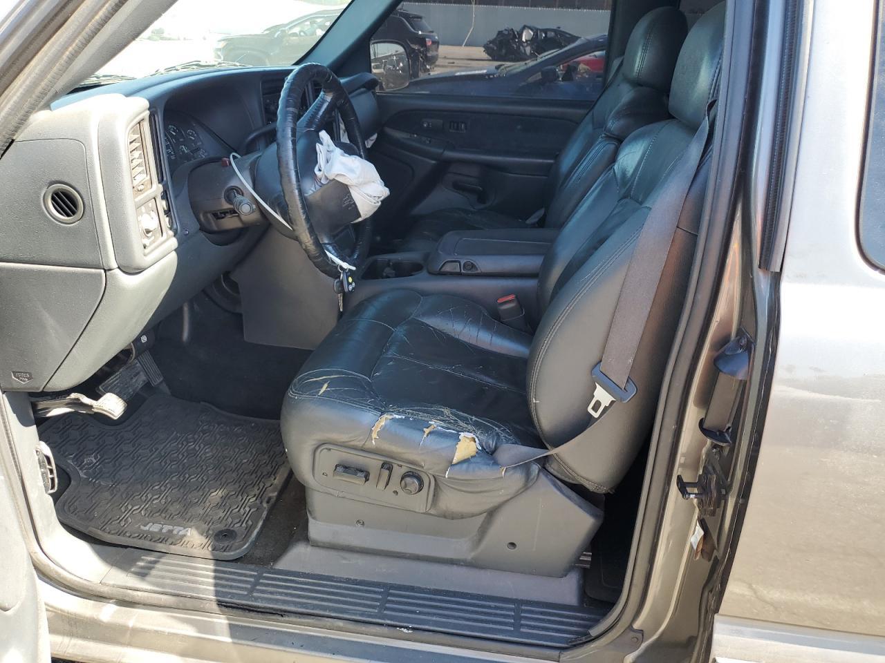 2000 Chevrolet Silverado C1500 - Image 7