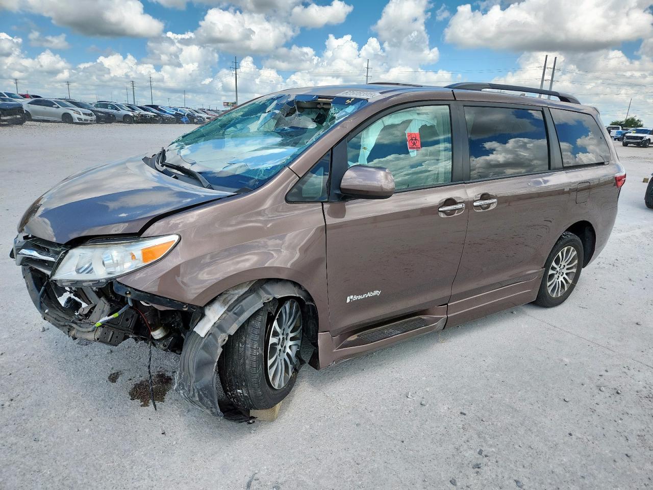 2020 Toyota Sienna Xle