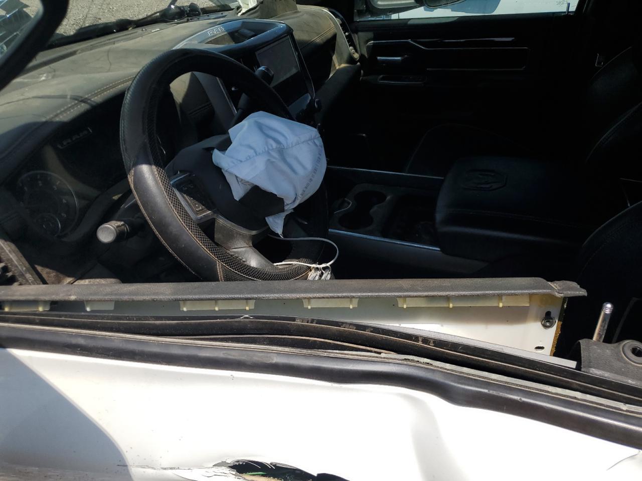 2022 Ram 3500 Laramie - Фото 7