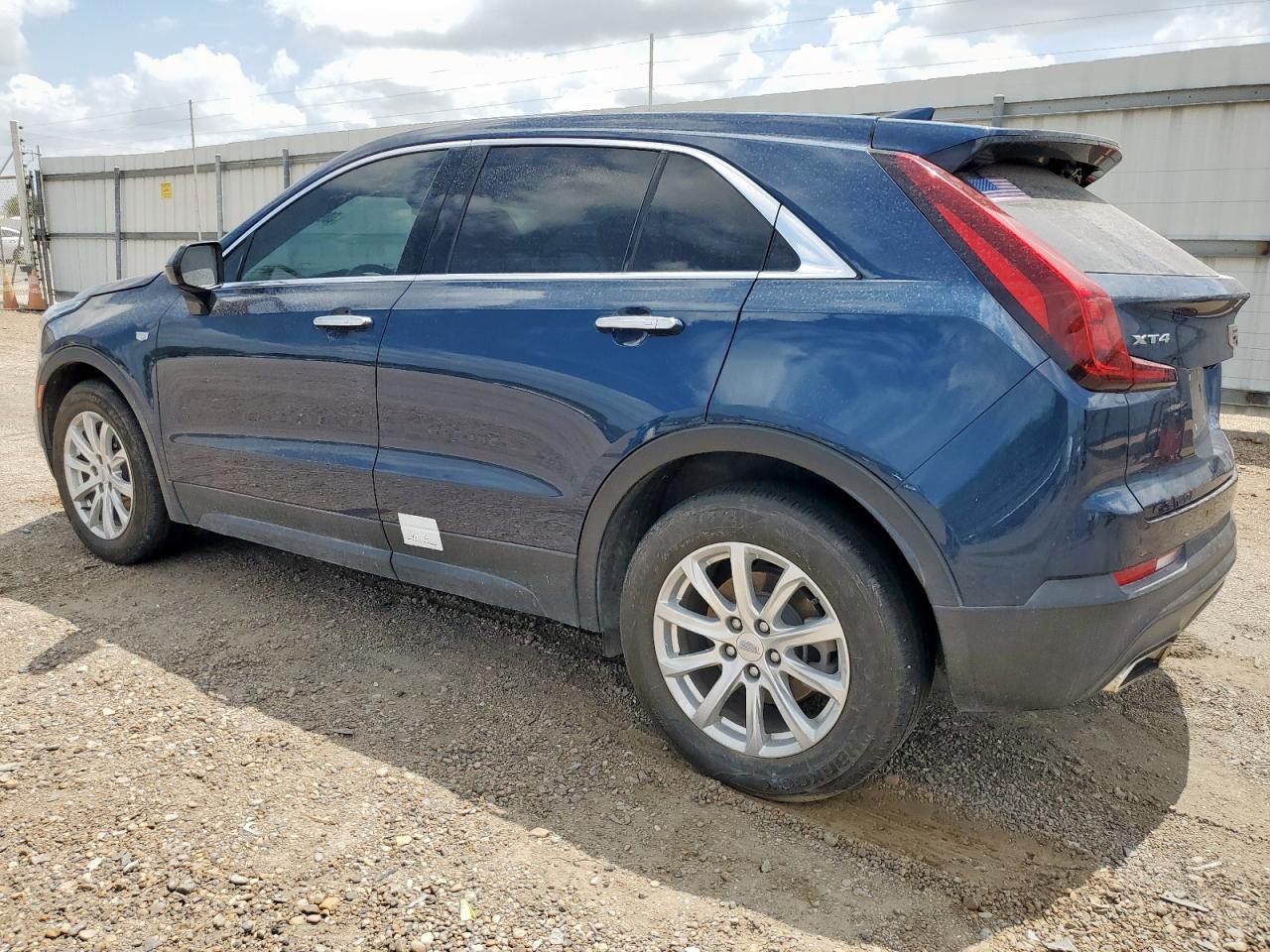 2021 Cadillac Xt4 Luxury - Image 2