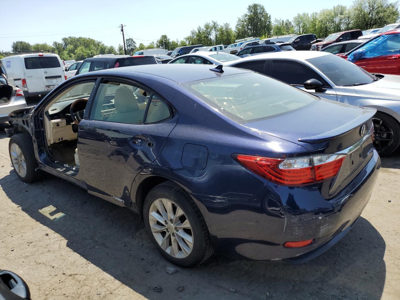 2014 Lexus Es 300H - Фото 2