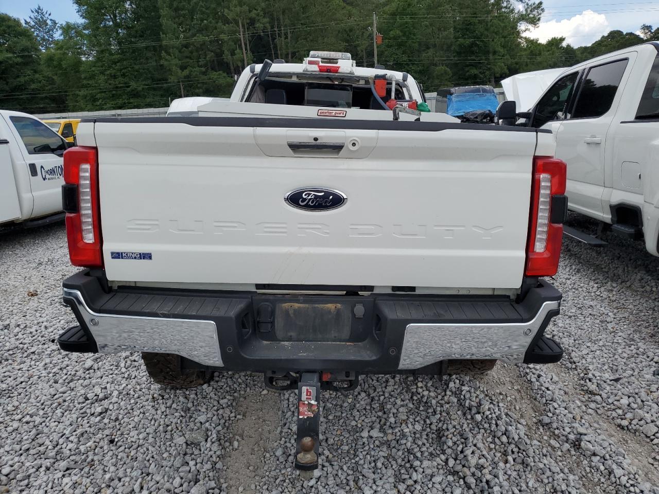 2023 Ford F350 Super Duty - Фото 6