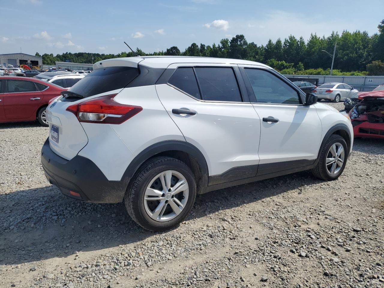 2020 Nissan Kicks S - Фото 3
