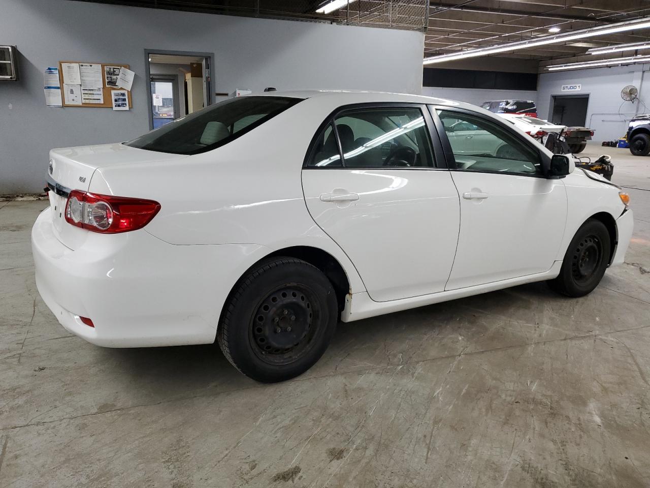 2011 Toyota Corolla Base - Фото 3