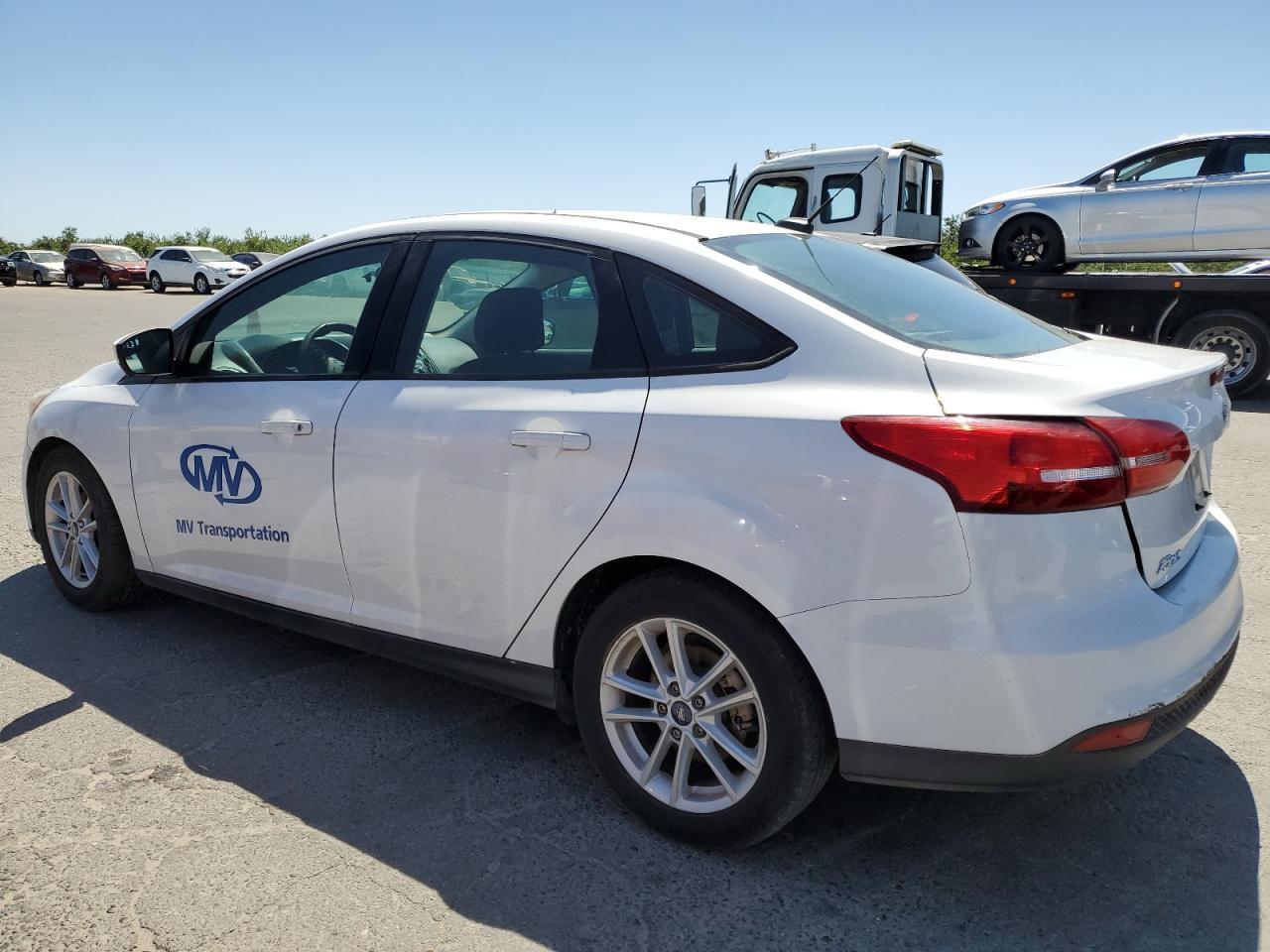 2018 Ford Focus Se - Image 2