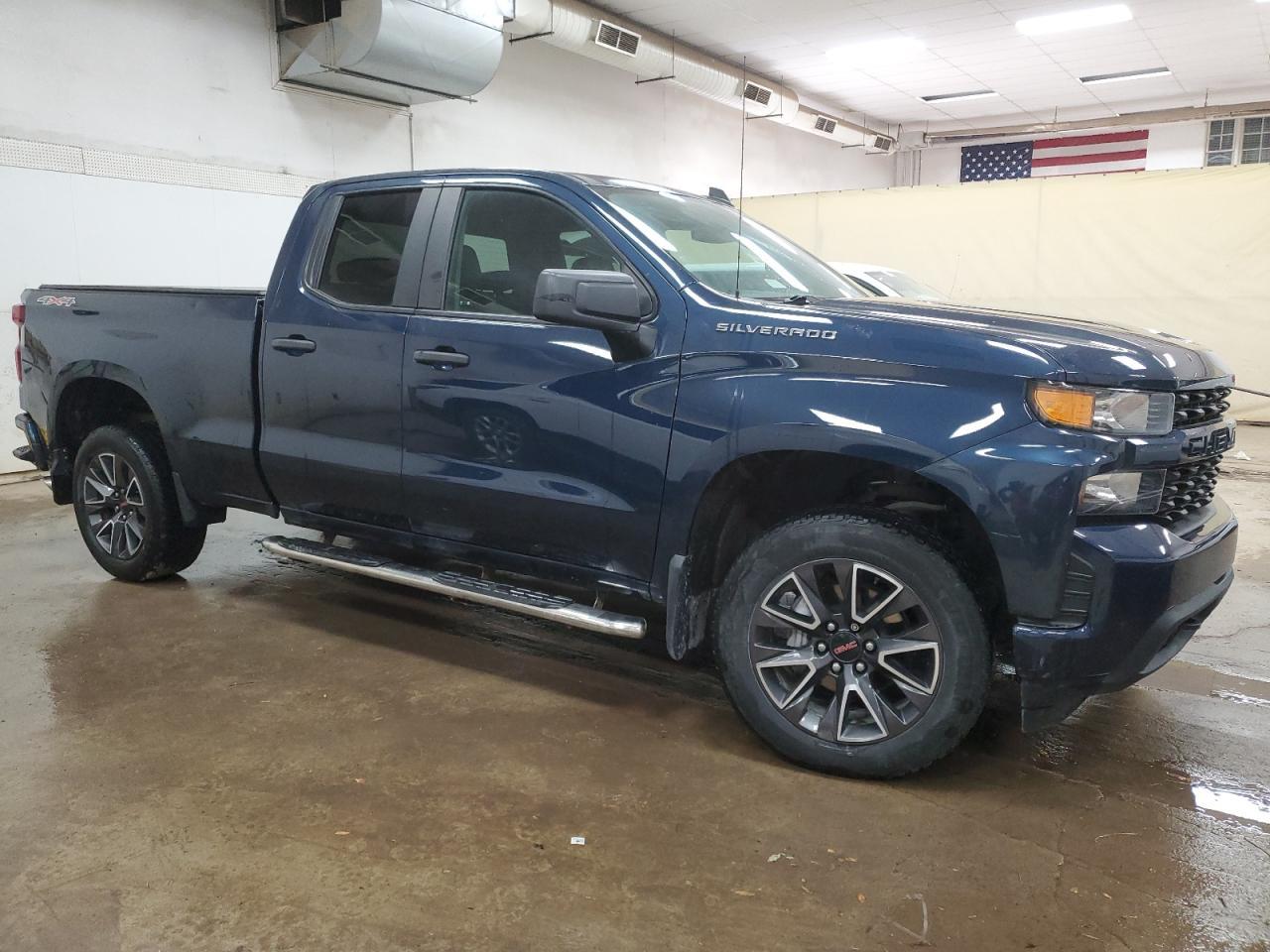 2020 Chevrolet Silverado K1500 Custom - Фото 4