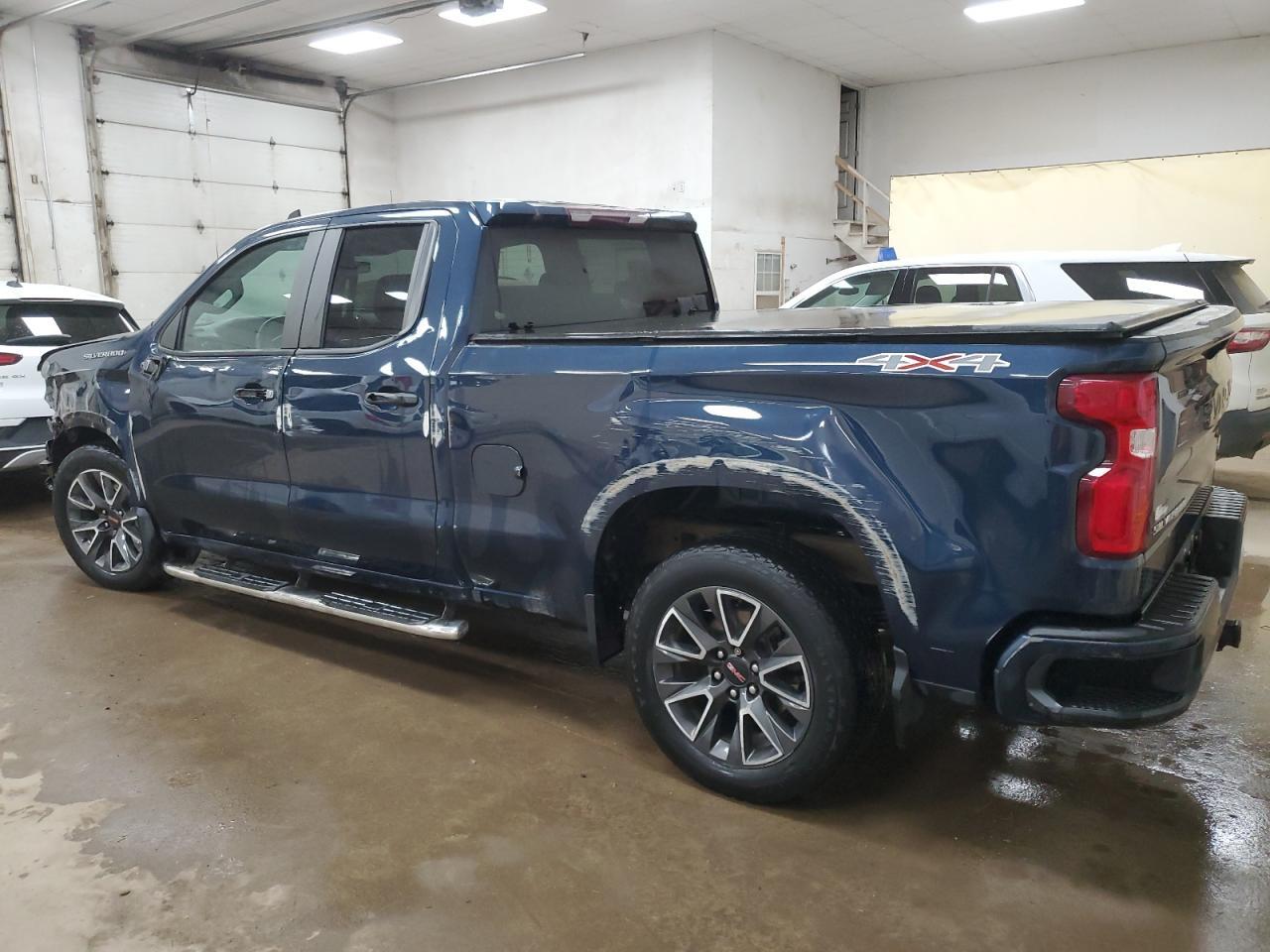 2020 Chevrolet Silverado K1500 Custom - Фото 2