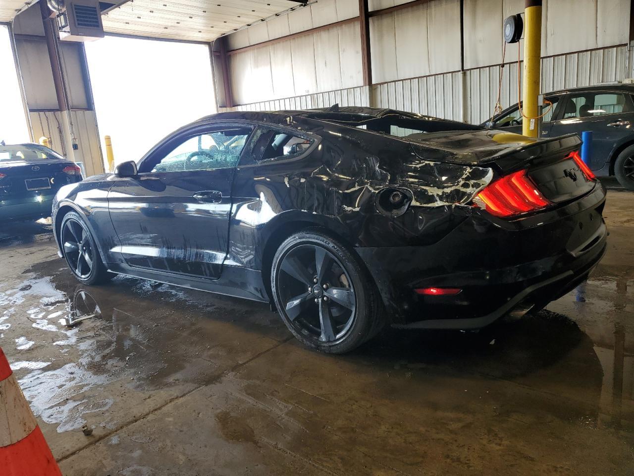 2022 Ford Mustang - Фото 2
