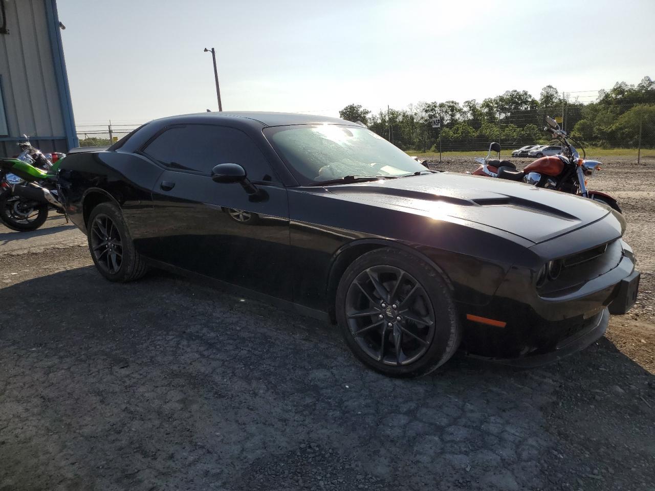 2021 Dodge Challenger Sxt - Image 4