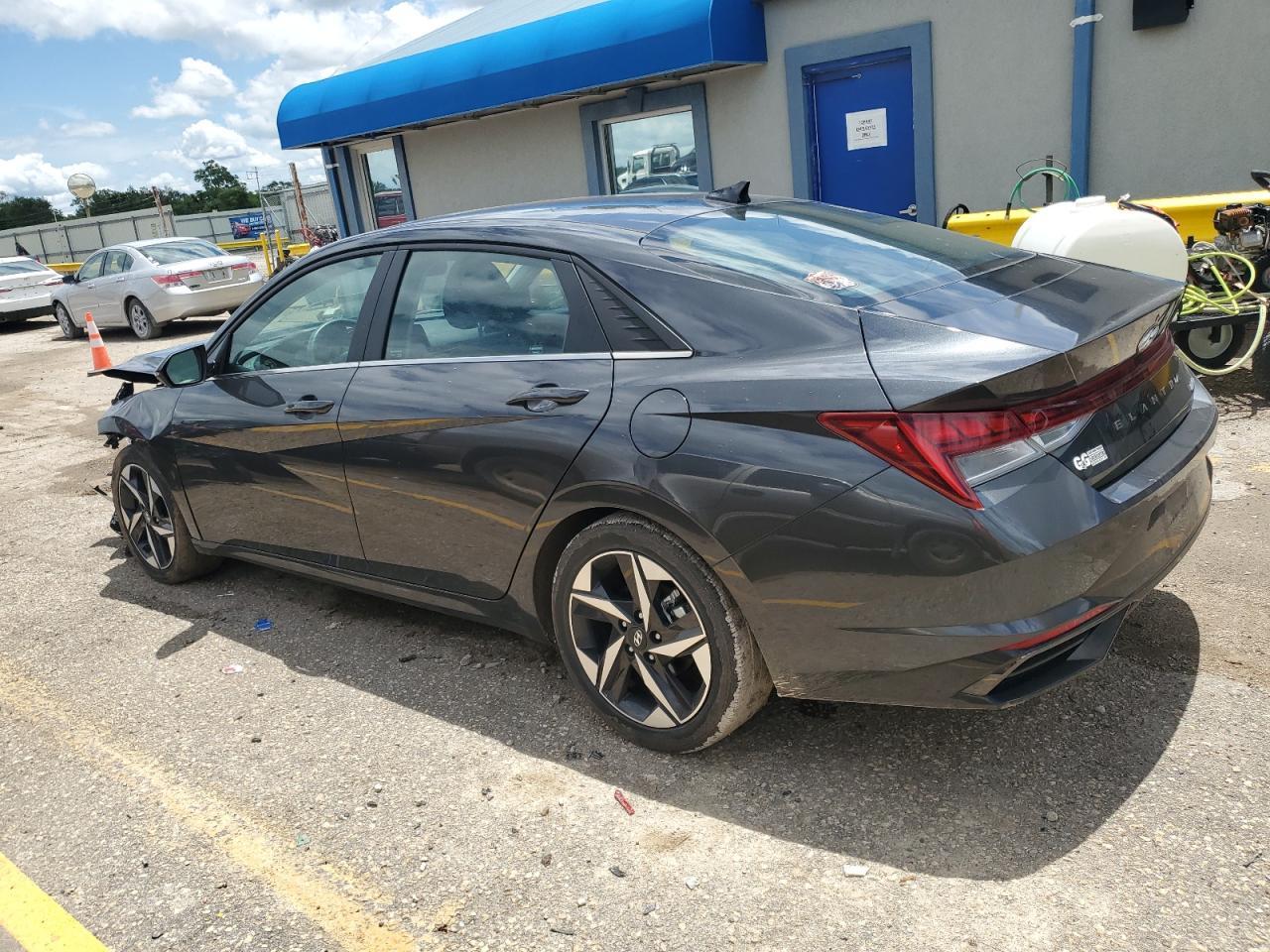 2023 Hyundai Elantra Limited - Фото 2